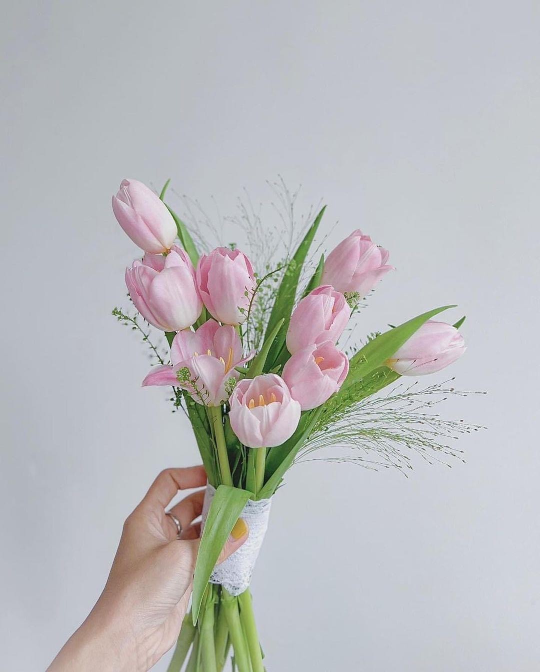 bó hoa cầm tây cô dâu - 3